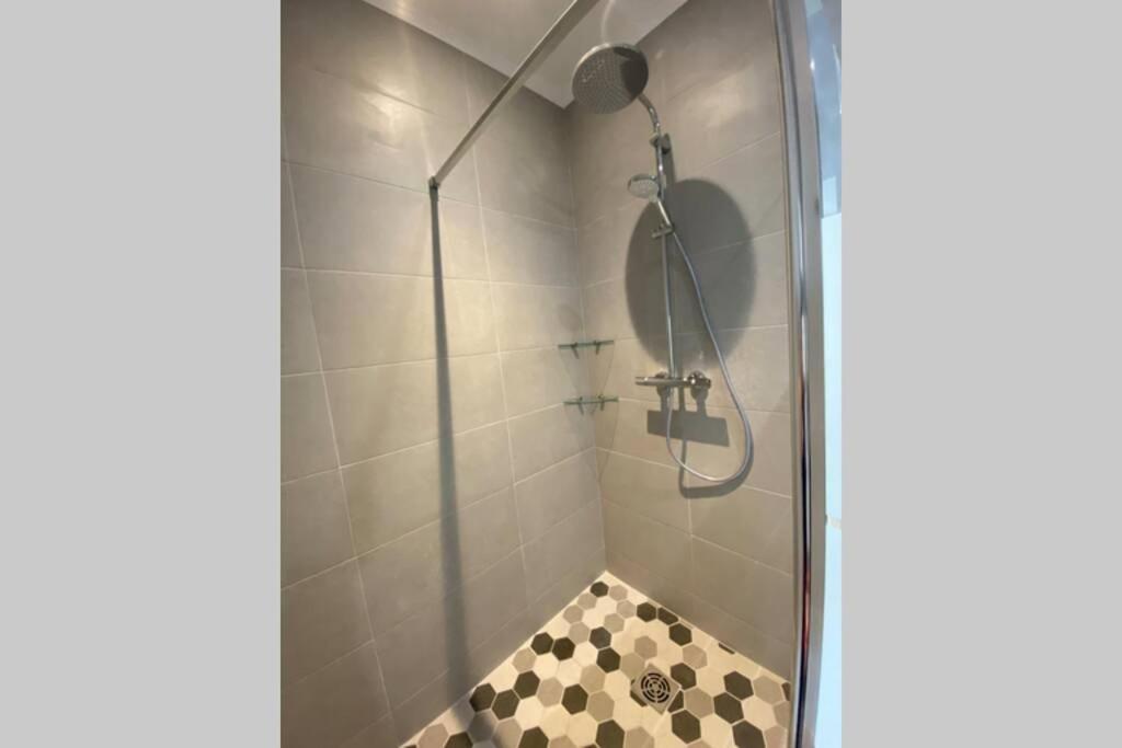 Magnifique Appartement Climatise - Classe 4 Etoiles แตร์ราส์ซง ภายนอก รูปภาพ